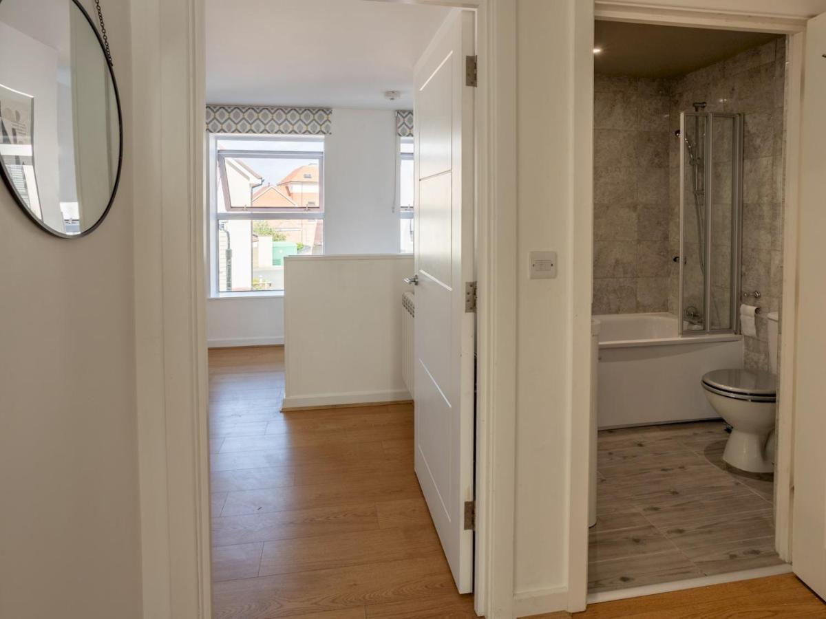 Pass The Keys Modern Stylish Apartment With Parking Bournemouth Buitenkant foto
