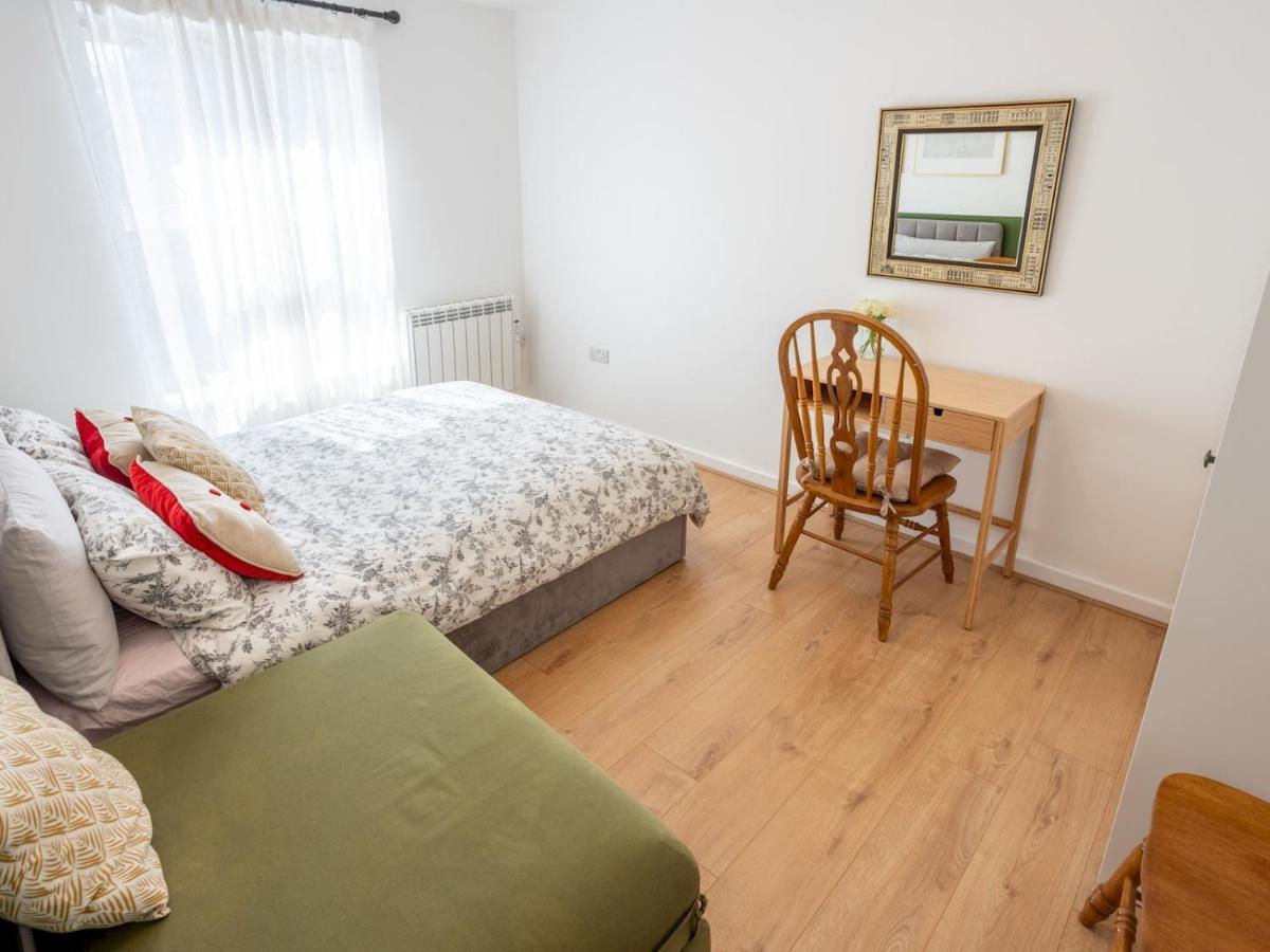 Pass The Keys Modern Stylish Apartment With Parking Bournemouth Buitenkant foto
